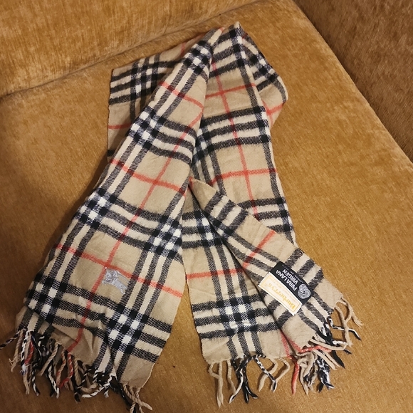 Burberry Classic Check Scarf